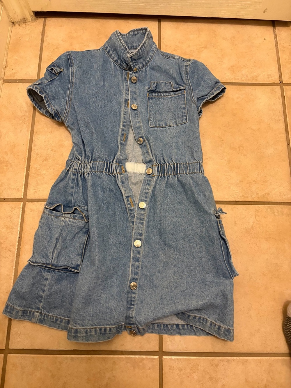 Forever 21 kids denim dress with silver buttons